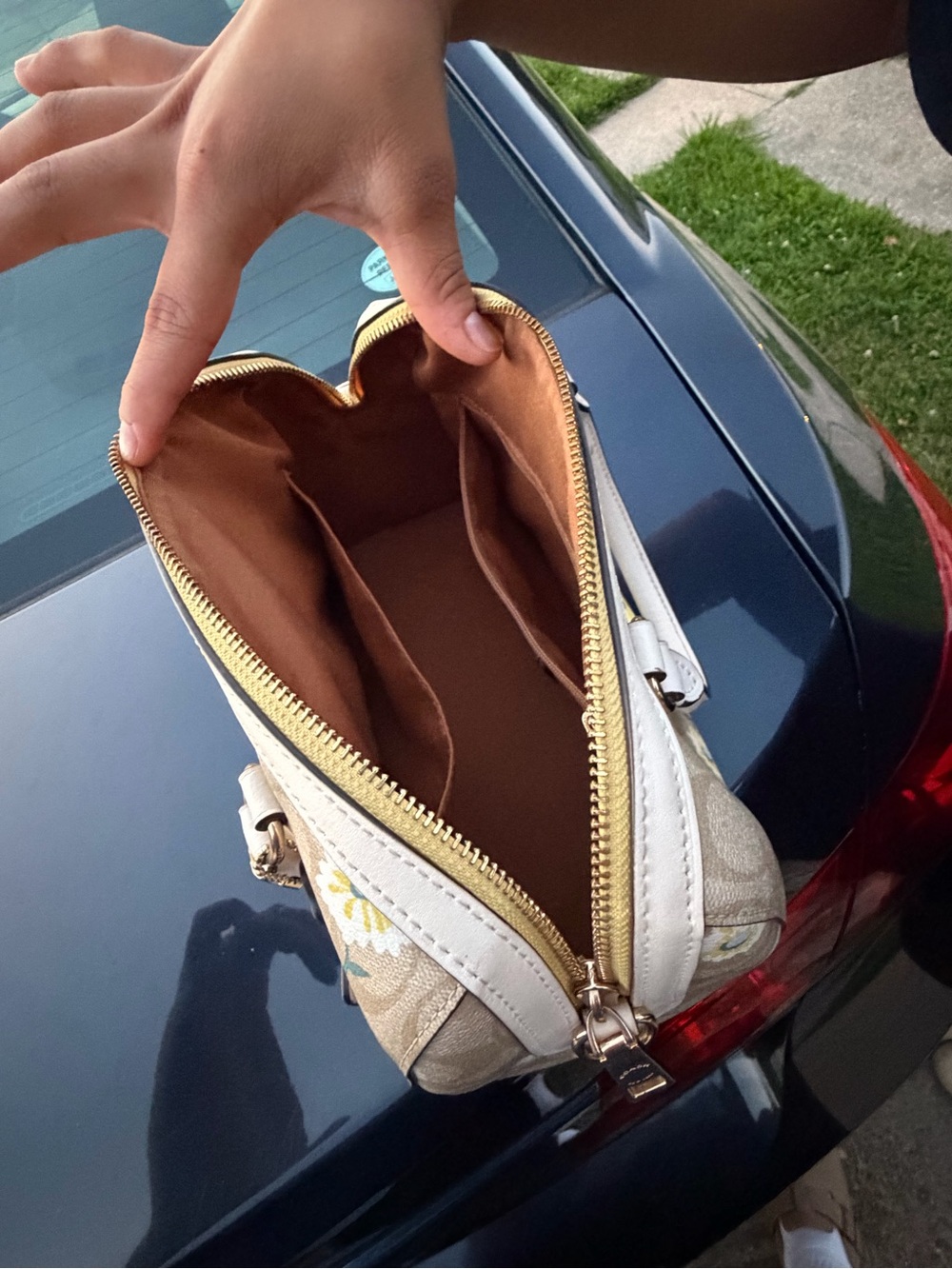Coach Beige Signature Floral Satchel with Yellow Daisies - Picture 7 of 7